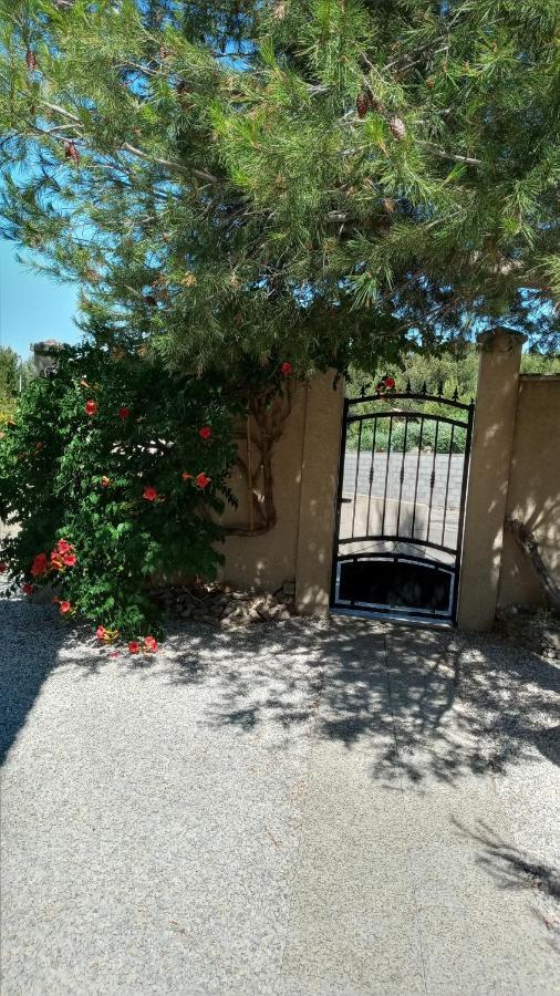 Les Coronilles Bed & Breakfast Beaucaire  Luaran gambar