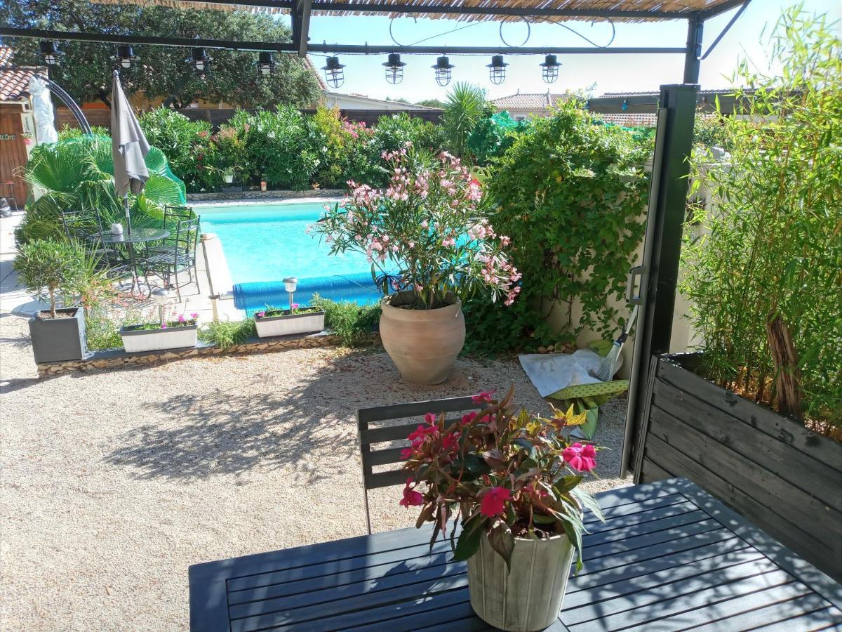 Les Coronilles Bed & Breakfast Beaucaire  Luaran gambar