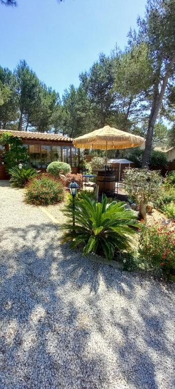 Les Coronilles Bed & Breakfast Beaucaire  Luaran gambar