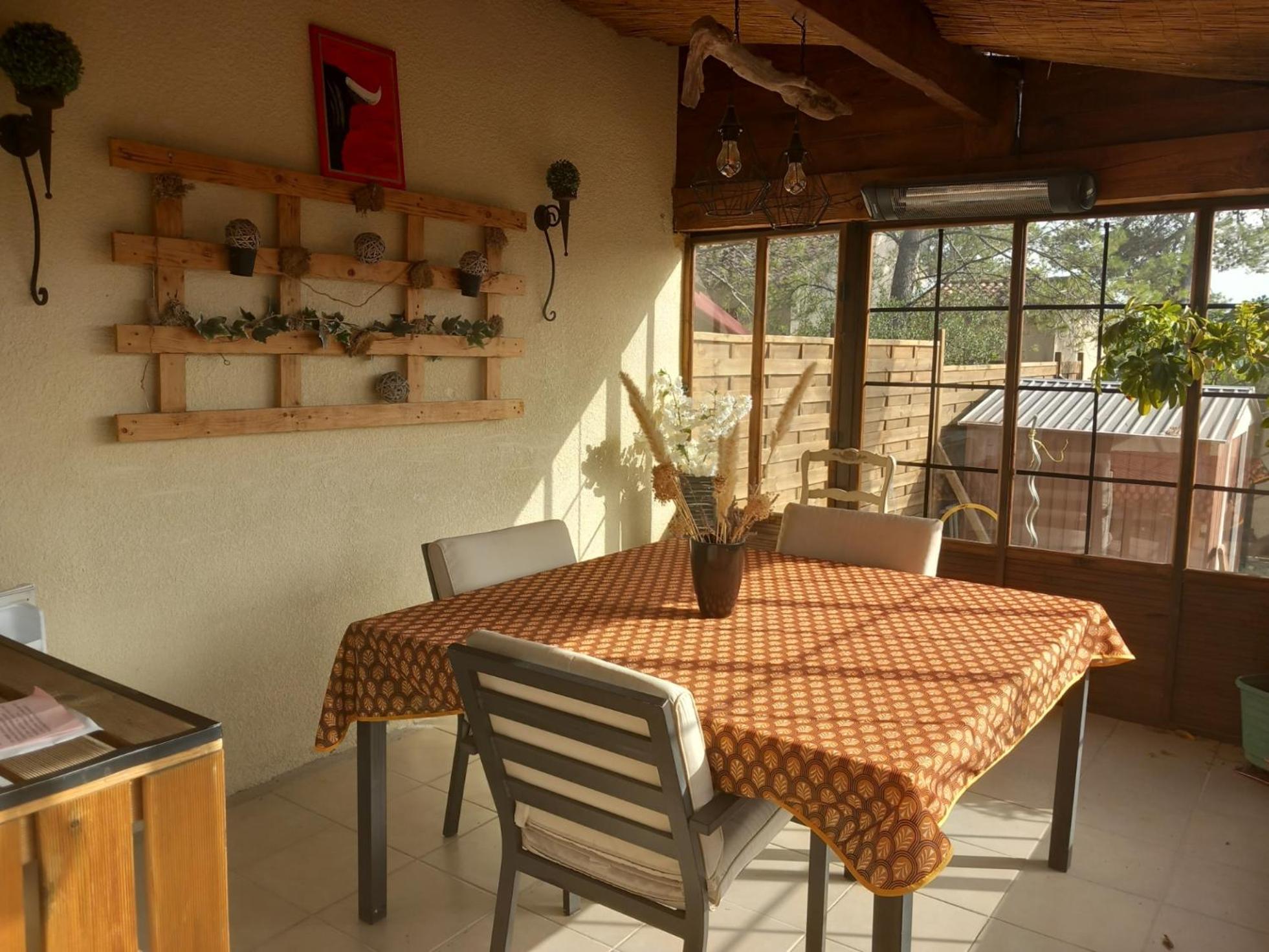 Les Coronilles Bed & Breakfast Beaucaire  Luaran gambar